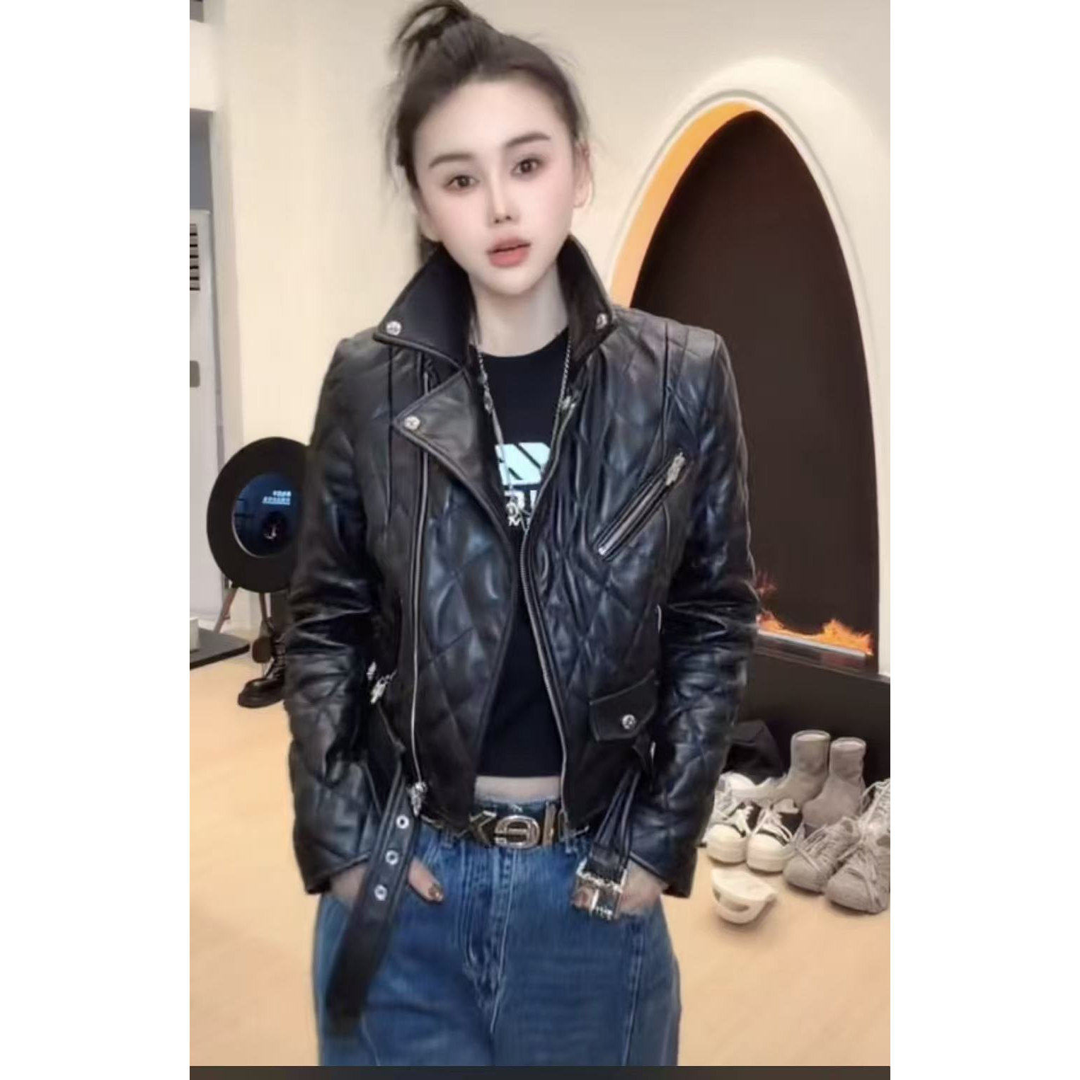 新款真皮机车皮衣女短款修身显瘦帅气拉链款菱形格夹棉皮夹克外套