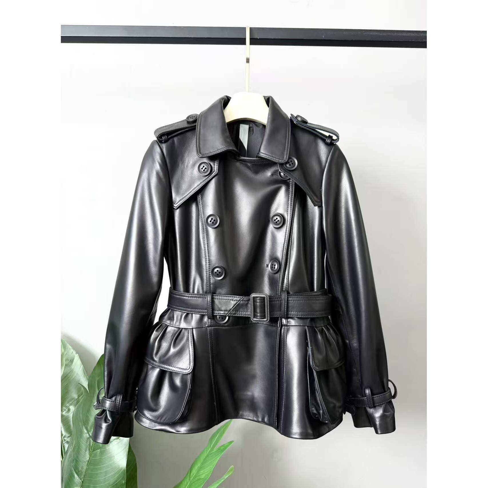 2026春季新款真皮皮衣女双排扣收腰腰带显瘦修身黑色休闲长袖外套