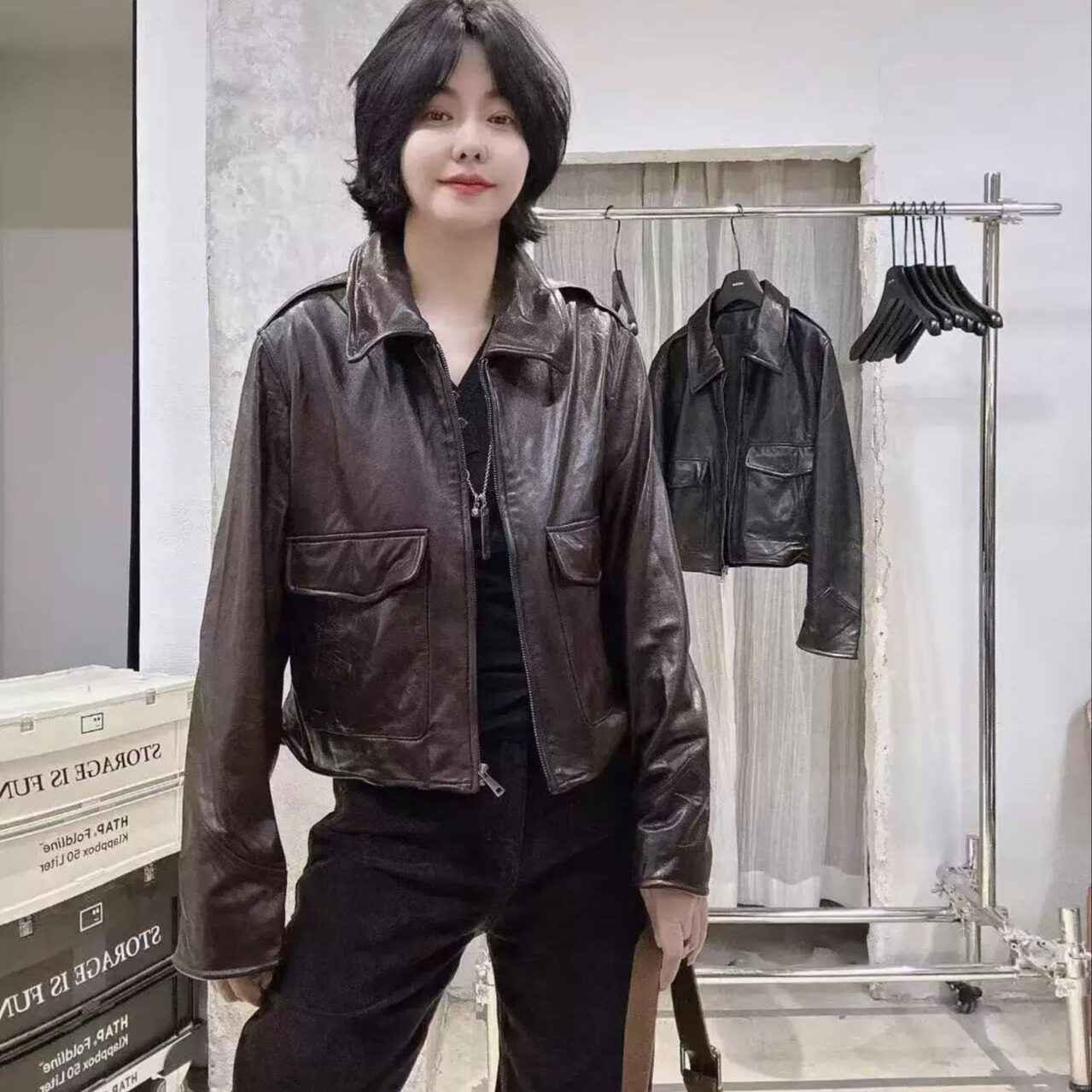 复古机车风短款真皮皮衣女黑色