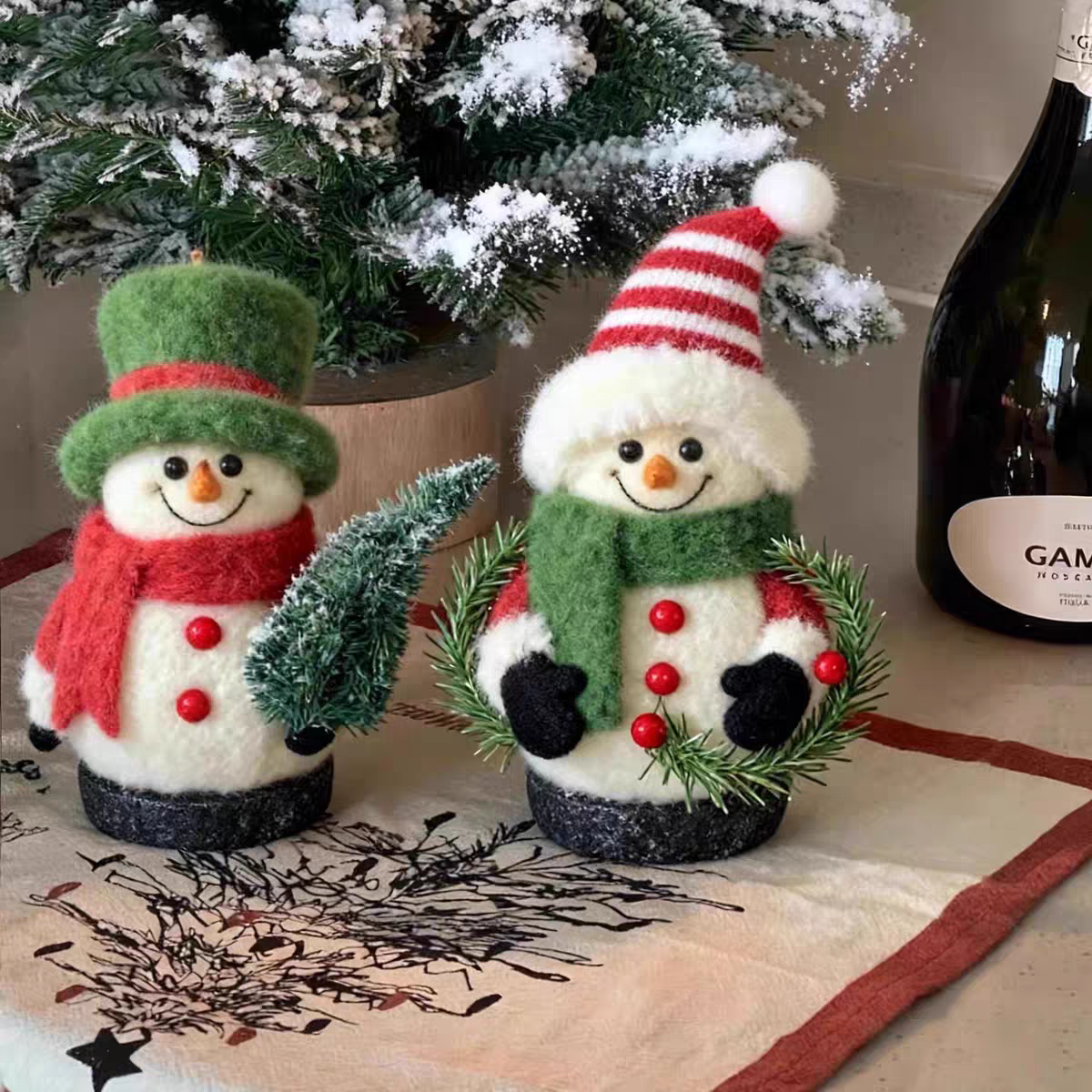 圣诞节装饰圣诞玩偶摆件毛绒布艺迷你小型圣诞树场景布置桌面摆件