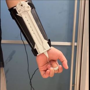 弹射伸缩袖剑刺客信条萝卜袖剑袖箭腕带弹射道具男生解压炫酷玩具