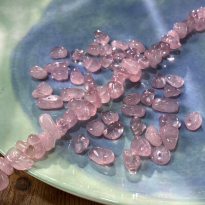 天然冰透粉水晶6*10mm有孔碎石手工diy串珠项链饰品配件材料X39