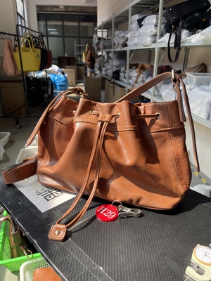孤品清仓 H29 水染植鞣 头层牛皮 大福袋斜跨包
