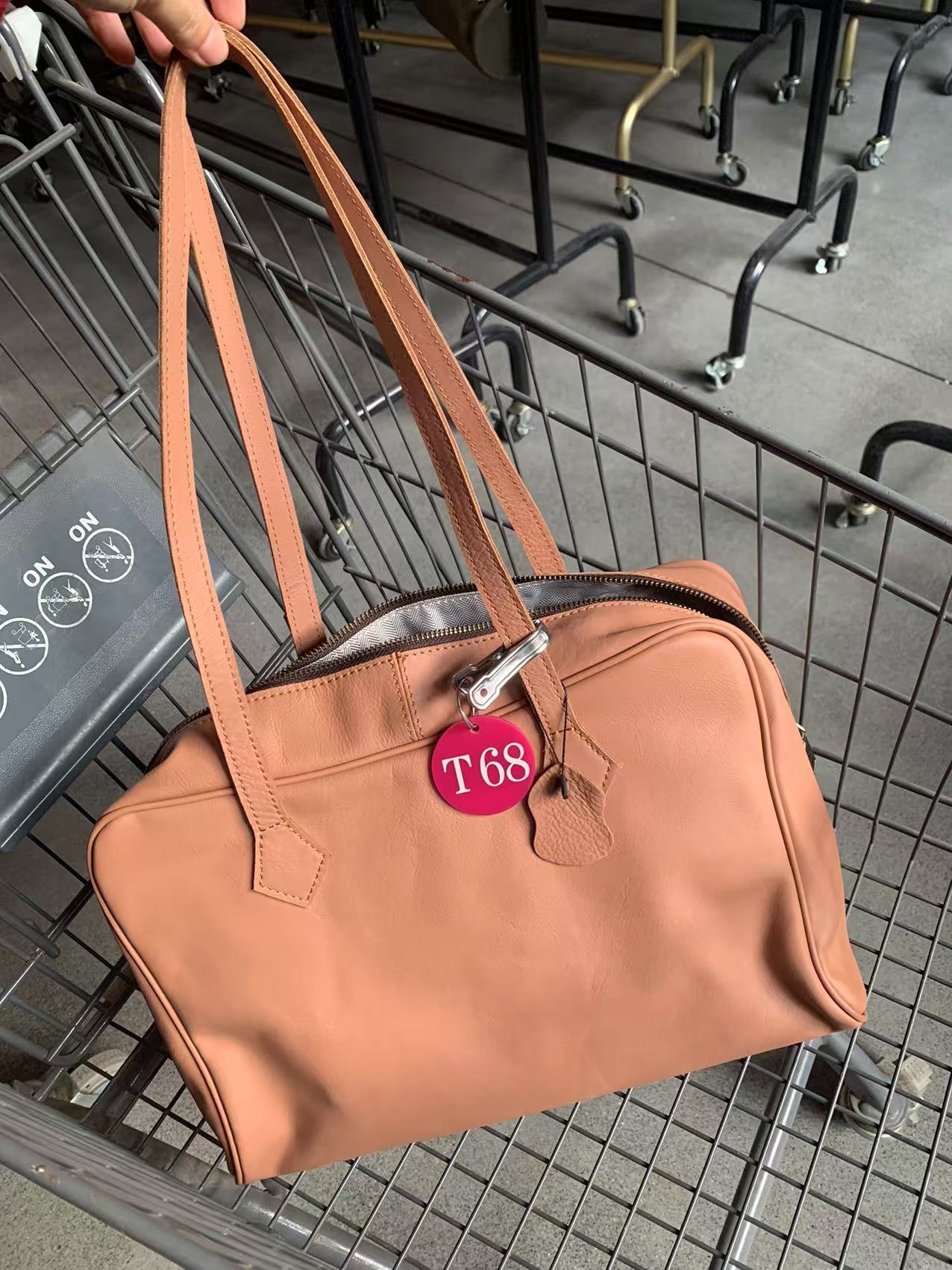 孤品/T68（尺寸：35X22X15cm仅供参考）