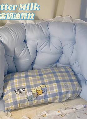 宿舍床上看书玩手机靠枕