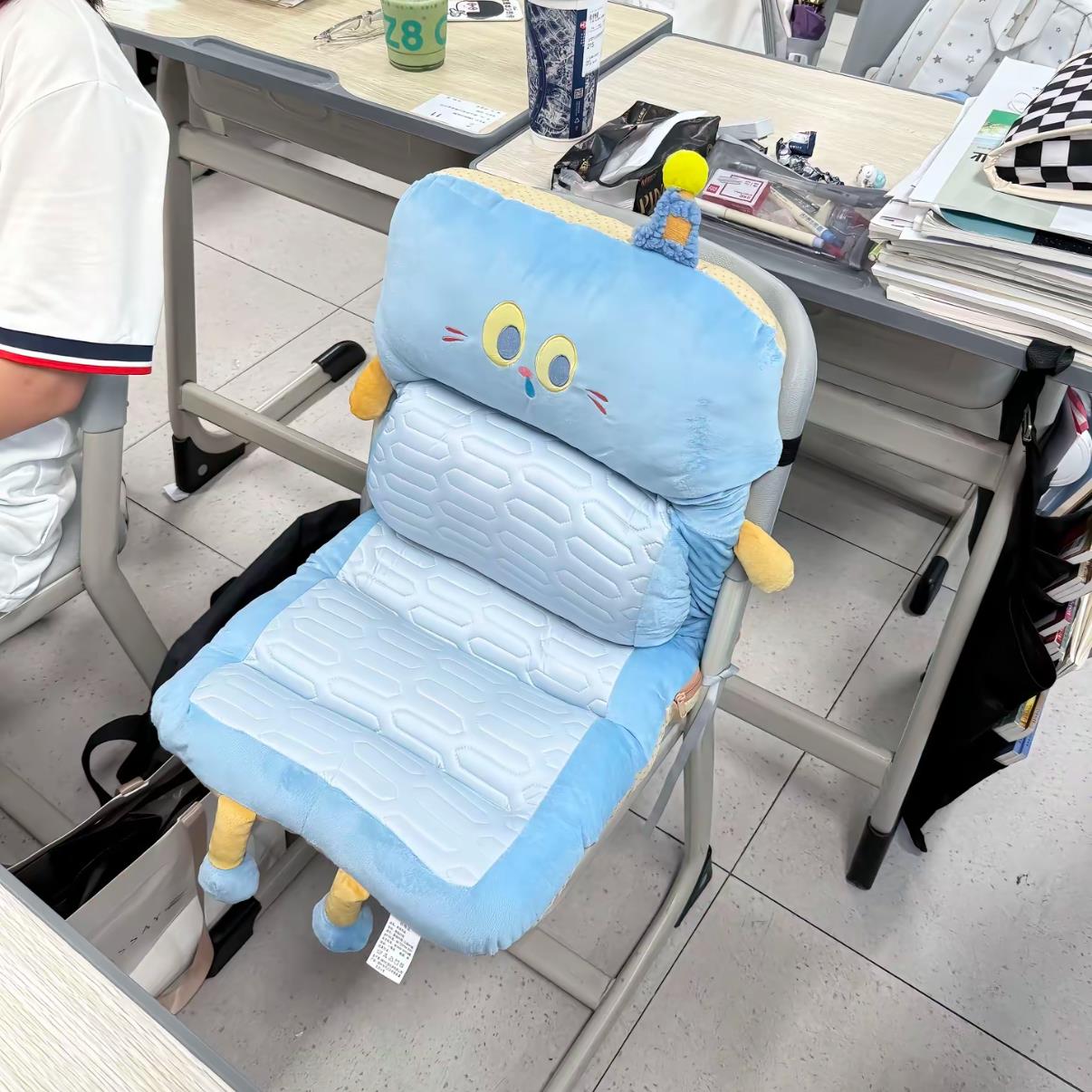学生教室专用坐垫护腰加厚防滑连体靠背软垫卡通久坐不累学习神器