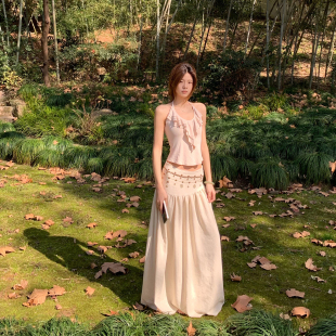 两件度假风包臀半裙套装 E7Q8 性感辣妹不规则挂脖吊带上衣女夏季