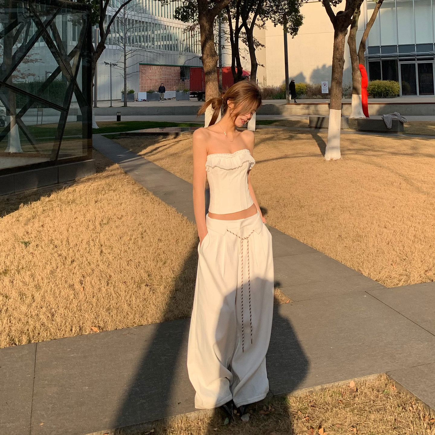 E7Q8 法式复古气质花边抹胸上衣女夏季新款设计感小众修身显瘦款图片