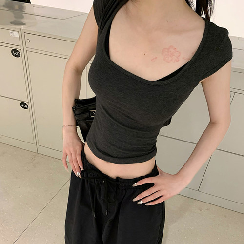 E7Q8 夏季方U领修身显瘦正肩短袖t恤女修身百搭休闲新款热辣上衣