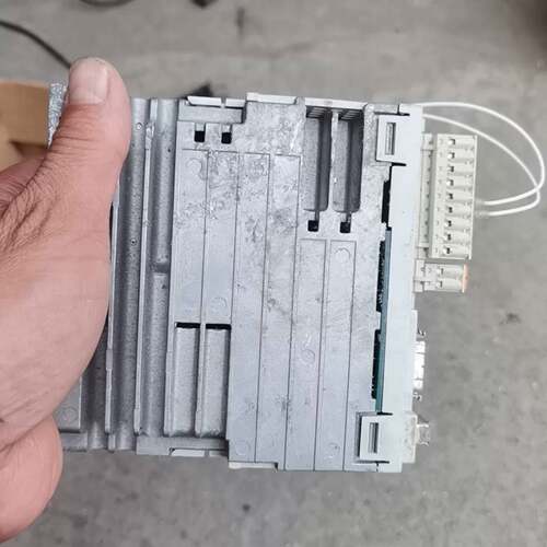可维修 驱动器LECSA2-S1 包好，成色如图，详情图议价