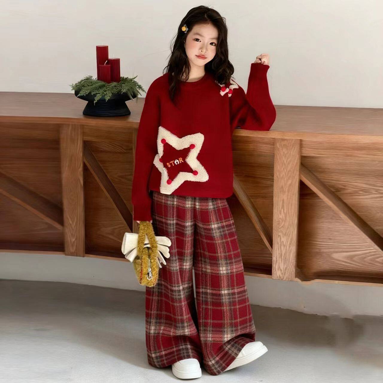 女童冬季新年红针织星毛衣两件套