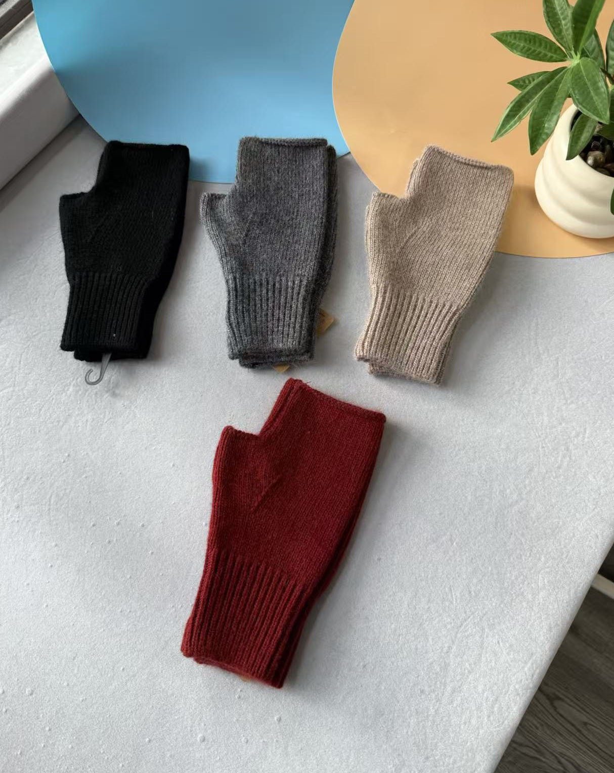 出韩国秋冬保暖加厚羊绒混纺半指手套男女学生写字半截漏指手套,服饰配件/皮带/帽子/围巾,手套,淘宝优惠券,粉丝福利购,淘宝优惠卷