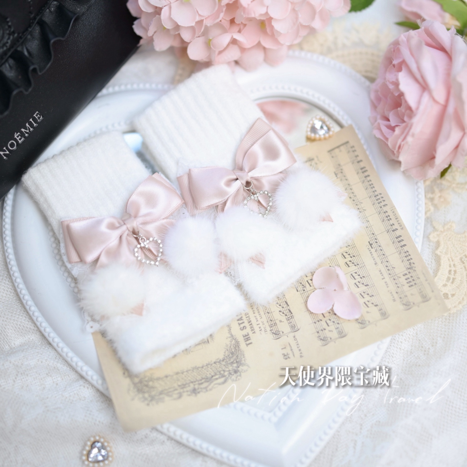 thumbnail for Lei Lei is a gentle dew-finger imitation mink half-finger bow gloves autumn and winter Lolita knitted warm and sweet gloves