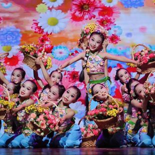 南泥湾儿童演出服群舞花篮道具舞蹈服秧歌喜庆表演服村姑采春服装