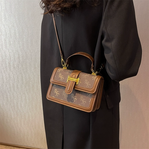 Небольшая дизайнерская универсальная демисезонная сумка через плечо, премиум класс, коллекция 2023