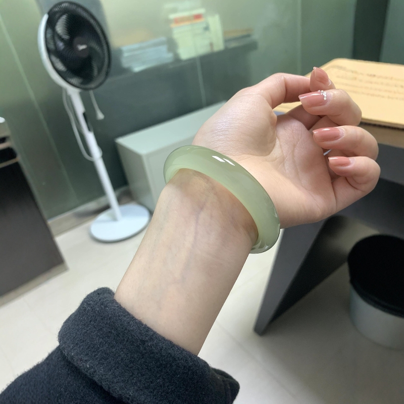 和田玉晴水玉手镯冰种青白玉平替玉髓玛瑙正圈扁条女款正品送礼