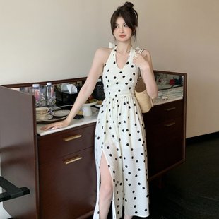 茶歇少女洋气开叉裙 初恋港风复古波点气质吊带挂脖连衣裙2025夏季