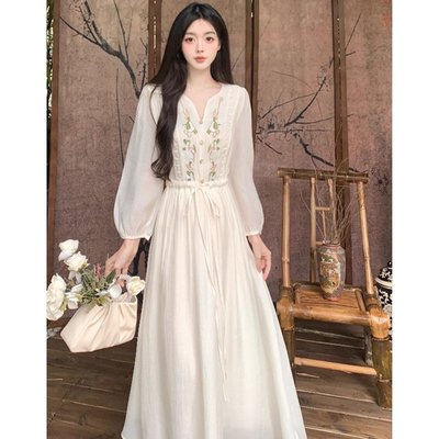 大码波西米亚风白色连衣裙女夏季穿搭胖mm显瘦高级感雪纺长袖裙子