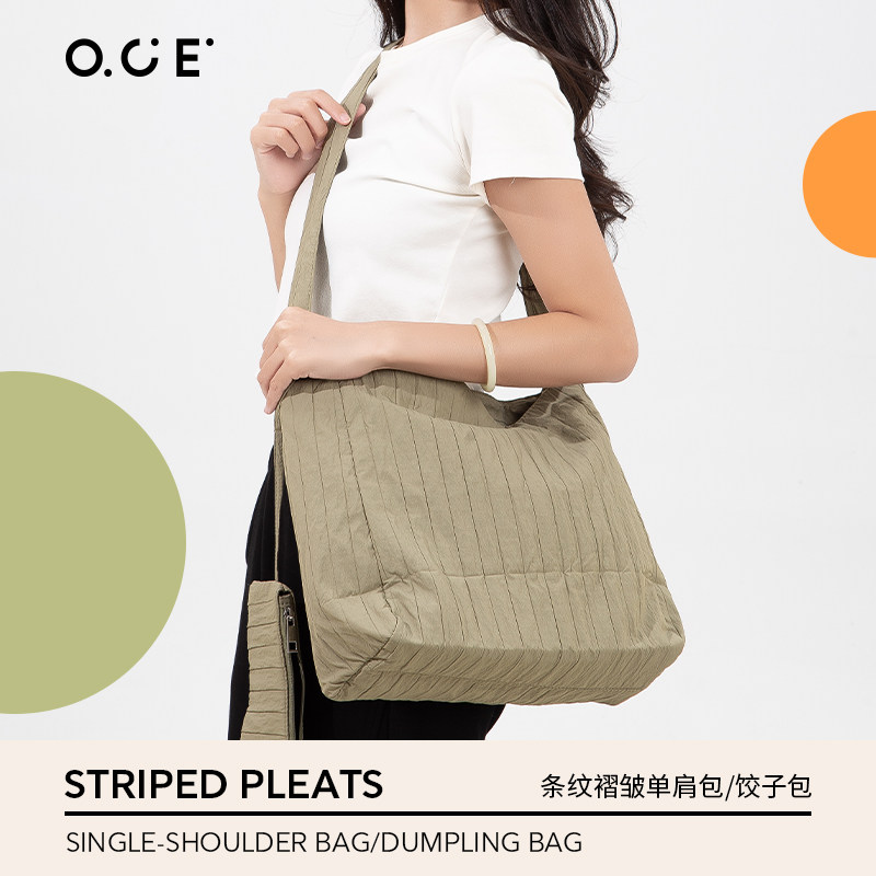 OCE条纹褶皱饺子包单肩包2025新款日系简约大容量外出通勤托特包图片