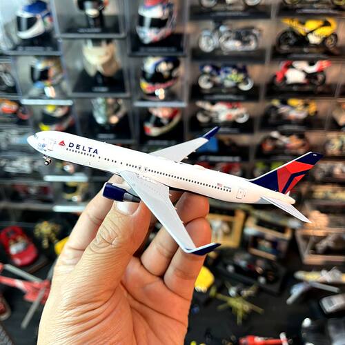 1：400比例合金飞机波音767-300客机达美航空有天线版礼品级藏品
