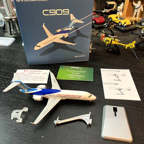 1：200比例合金飞机商飞快线客机C909带起落架成品模型礼品收藏品