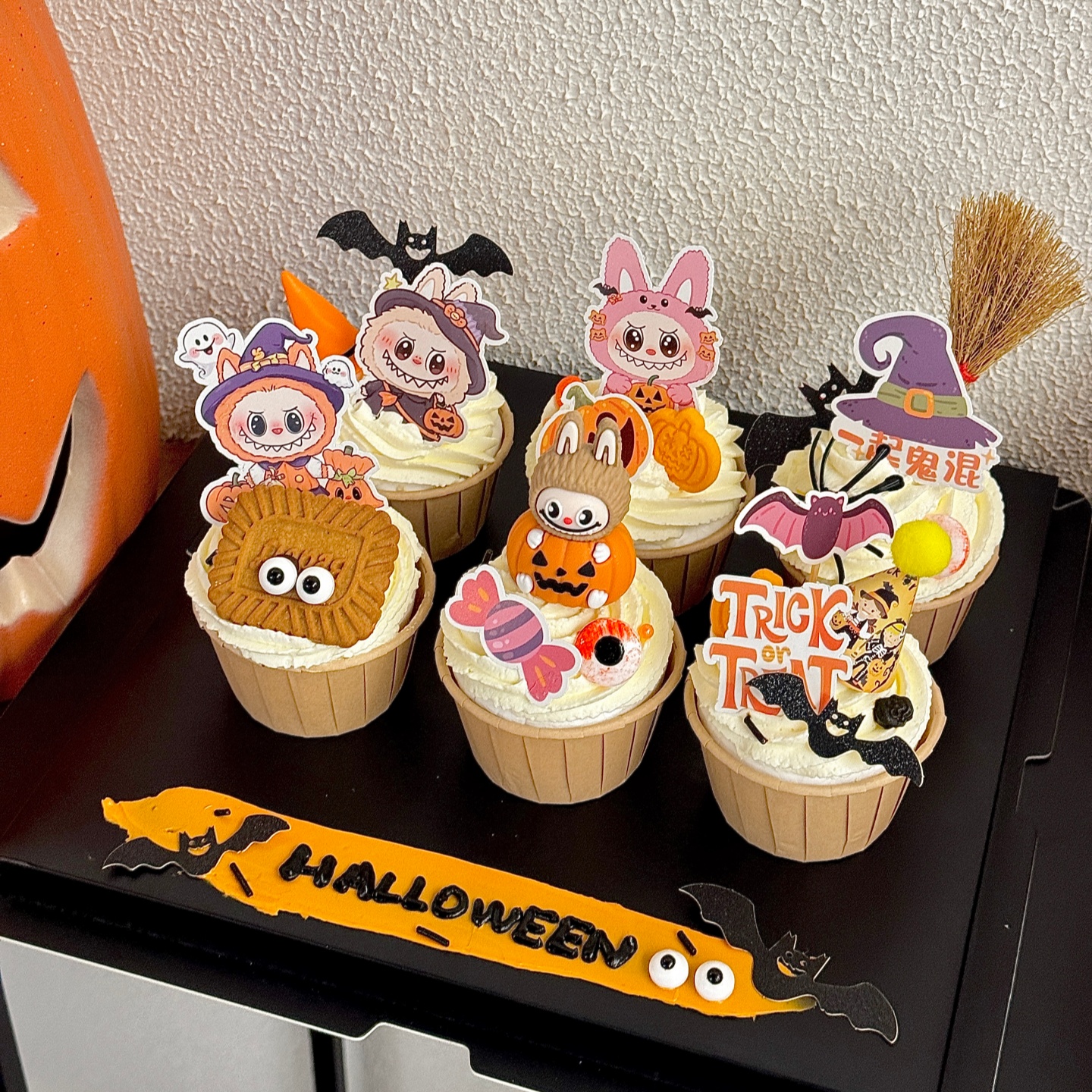 网红万圣节南瓜布布纸杯蛋糕装饰插件labubu蝙蝠扫把节日甜品摆件