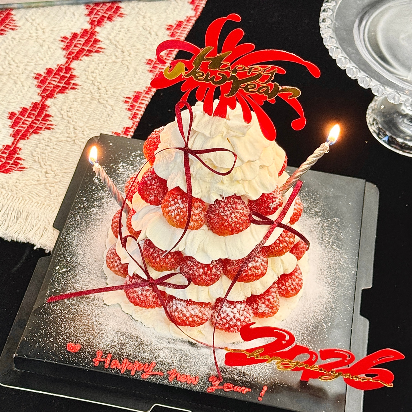 2026新年快乐许愿塔草莓蛋糕装饰礼花亚克力插件元旦跨年马年摆件