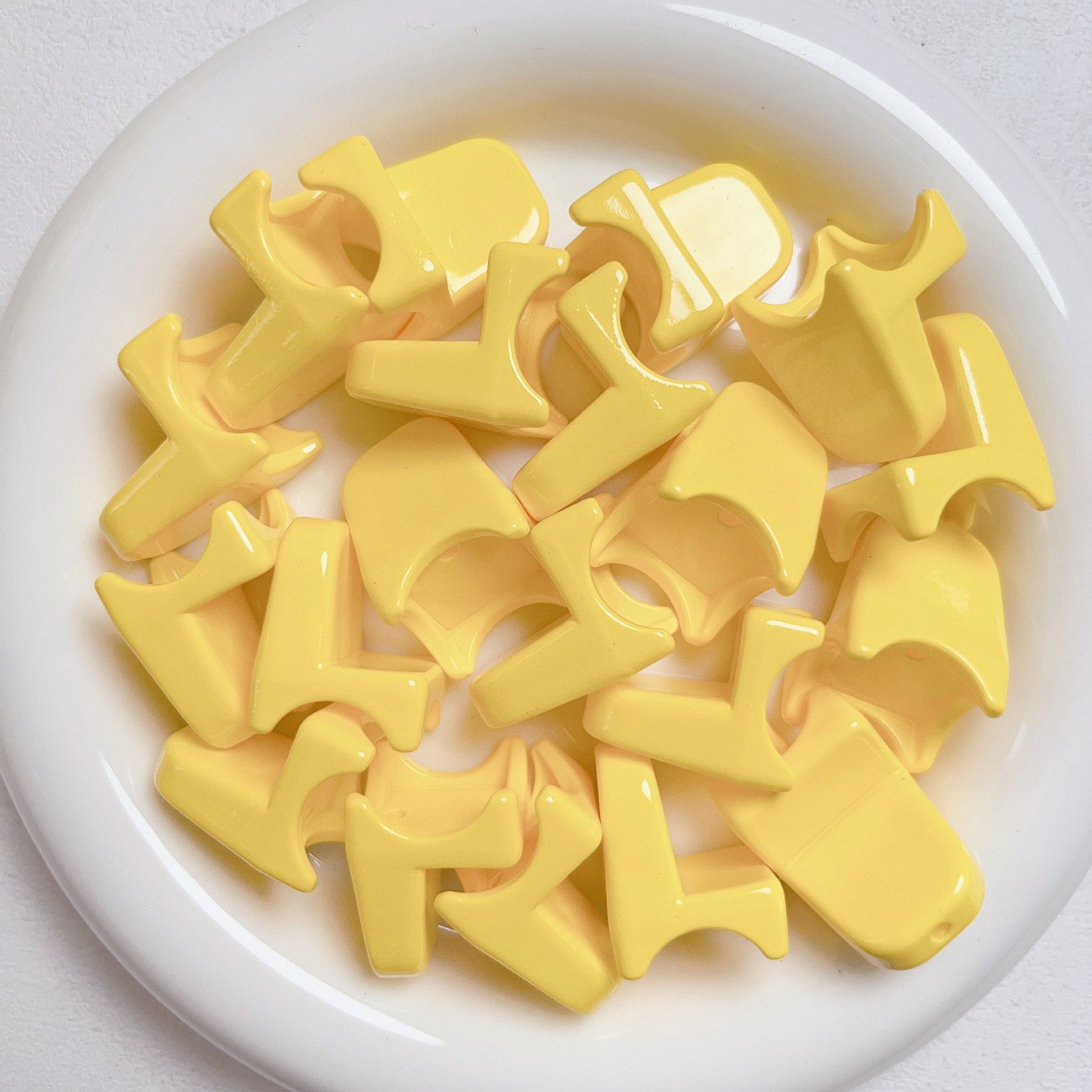 爆款亚克力烤漆萌粒小板凳手绘底胚直孔diy手机链材料饰品配件