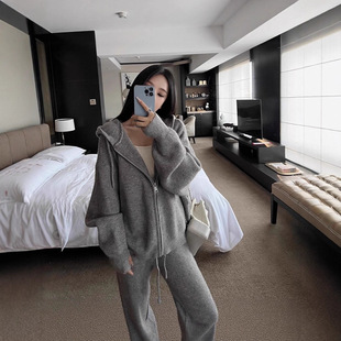 秋冬穿搭一整套休闲时尚减龄慵懒风灰色毛衣外套阔腿裤两件套装女