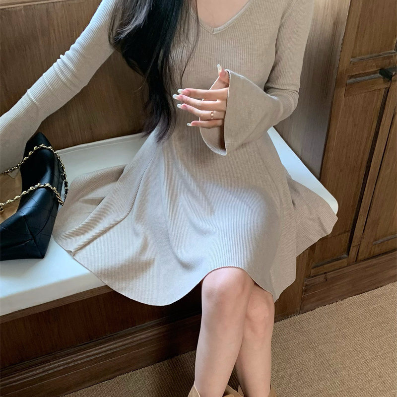 针织连衣裙女冬季收腰显瘦内搭裙