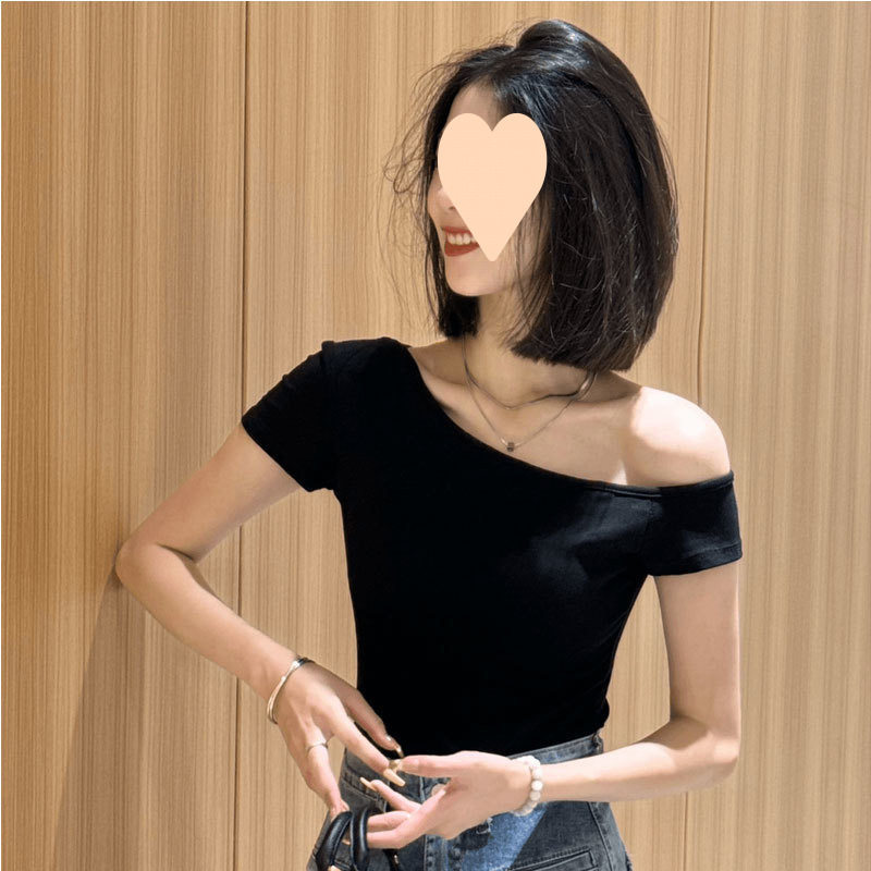 黑色斜肩短袖 t恤女款夏季设计感小众修身独特超好看露肩短款上衣