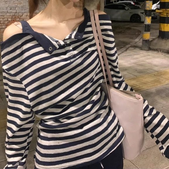 韩系穿搭甜辣风假两件条纹一字肩长袖t恤女早秋季设计感露肩上衣