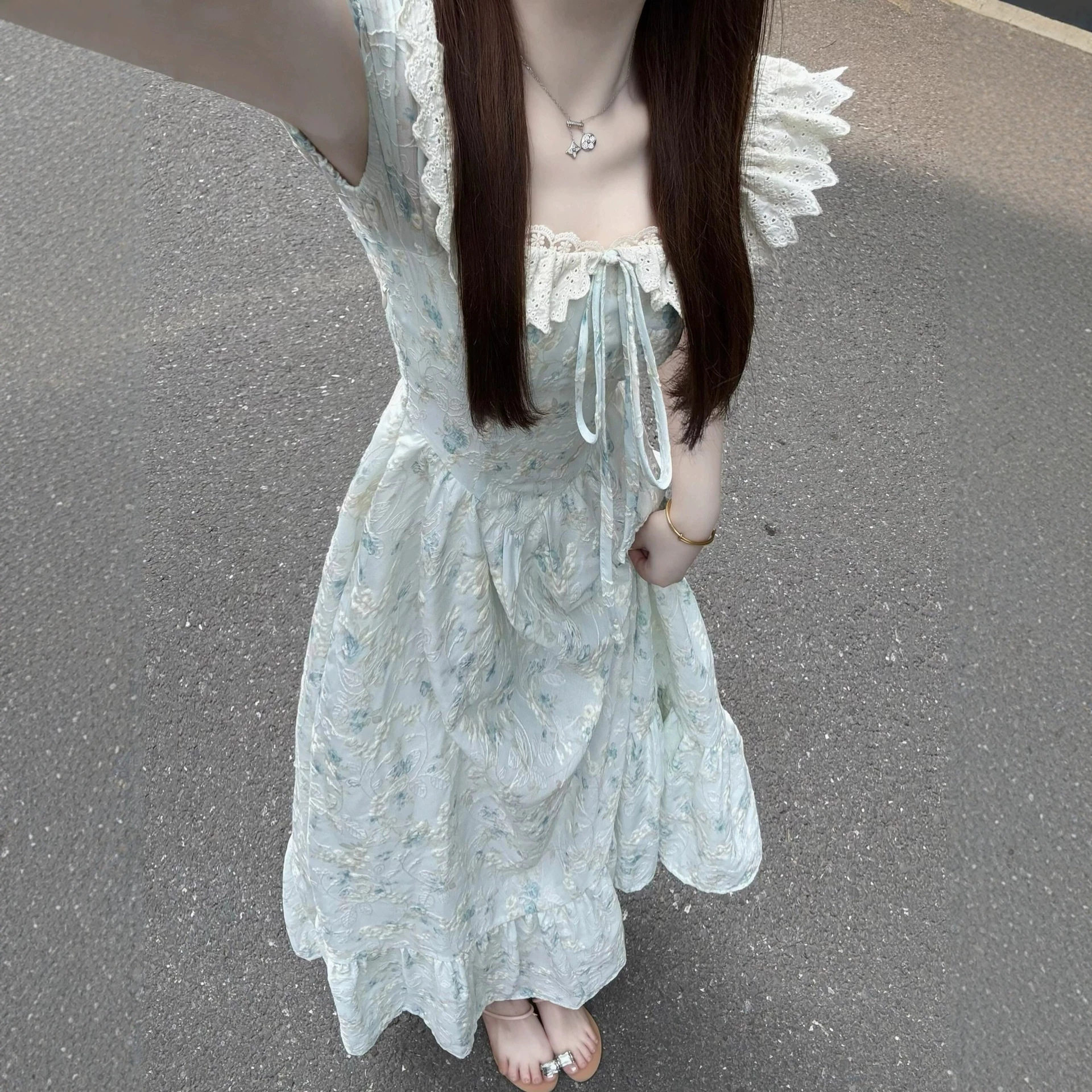 法式甜美碎花连衣裙女夏季温柔风初恋设计感公主裙蕾丝收腰长裙子