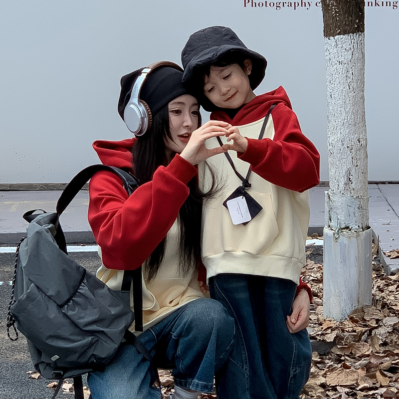 亲子装2024秋冬一家三四口母子母女装男女童拼色连帽宽松卫衣潮