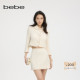 bebe2025夏季 新款 女士蝴蝶纱花瓣仿珍珠扣缀饰翻领花呢夹克240302