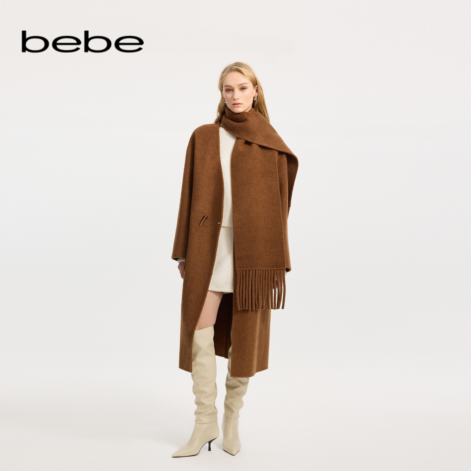 bebe冬季新款长款大衣围巾套装