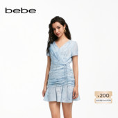 bebe夏季 系列女士薄款 V领牛仔印花垂感连衣裙250082