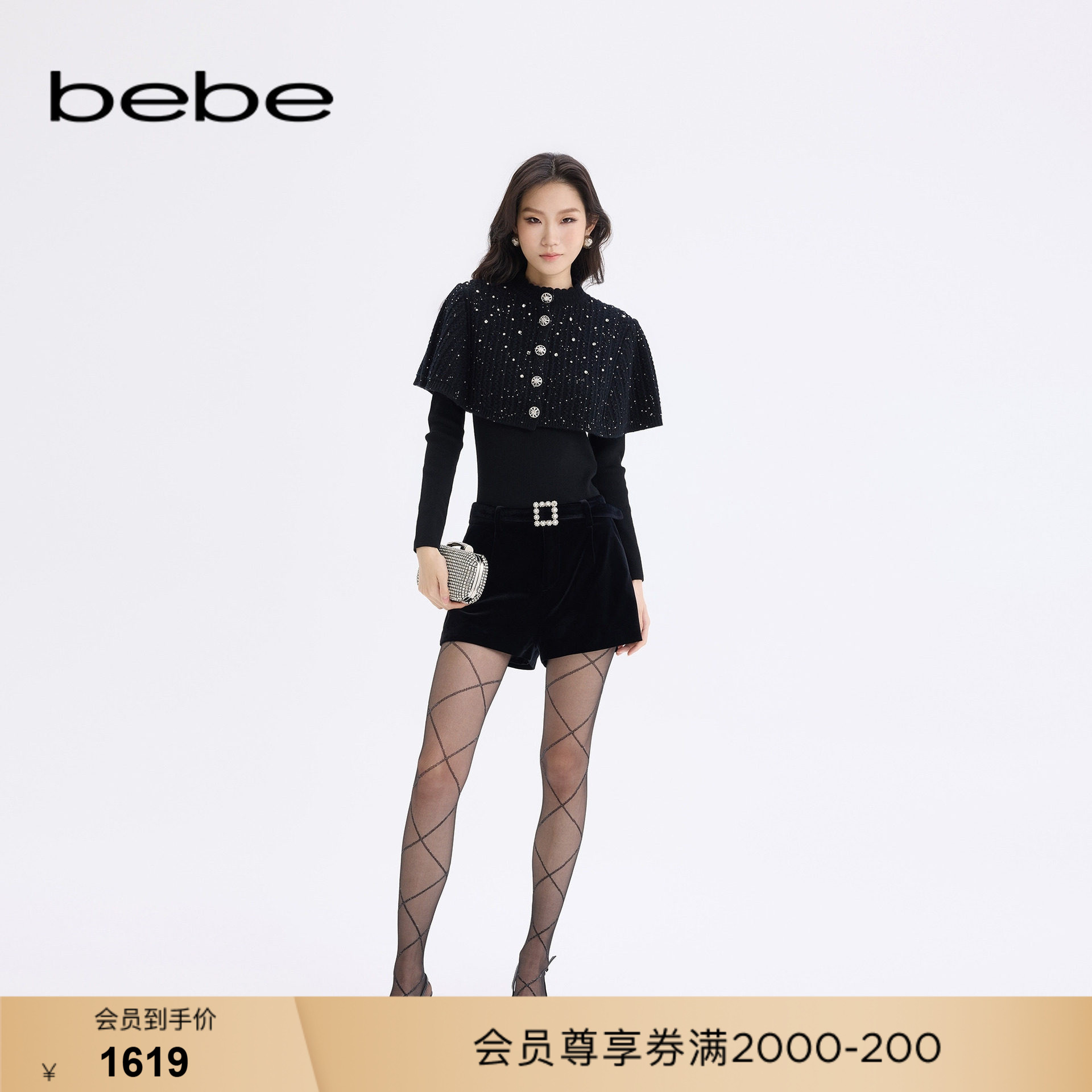 bebe秋冬女士经典黑色修身珍珠装饰日字扣设计短裤411501图片