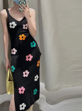 小众设计感黑色花朵刺绣针织连衣裙女新款腰气质显瘦吊带裙子潮