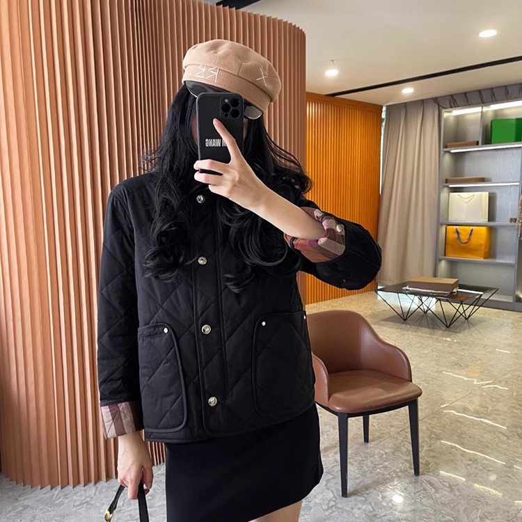 秋冬设计感皮领英伦风新款轻薄撞色菱格翻领女装洋气短款棉服