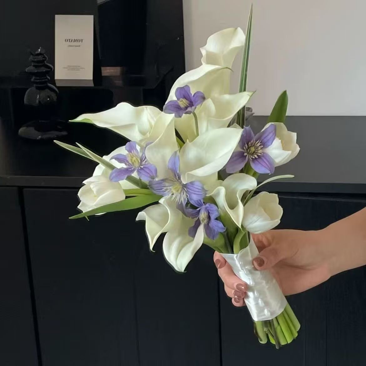 婚礼手捧花新娘手捧结婚出片郁金香领证仿真花拍照道具七夕