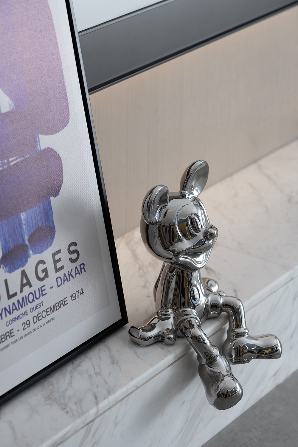 现代轻奢米老鼠摆件动物玩偶书房书柜电视柜茶几创意潮玩公仔摆件