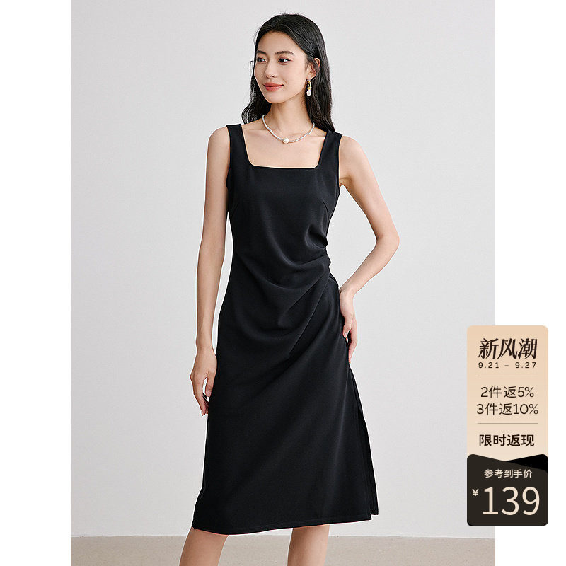衣香丽影黑色背带连衣裙女2026年秋装新款设计感不对称收腰小黑裙