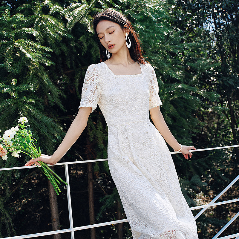 衣香丽影重工蕾丝方领连衣裙女夏装珠片四叶草茶歇裙子
