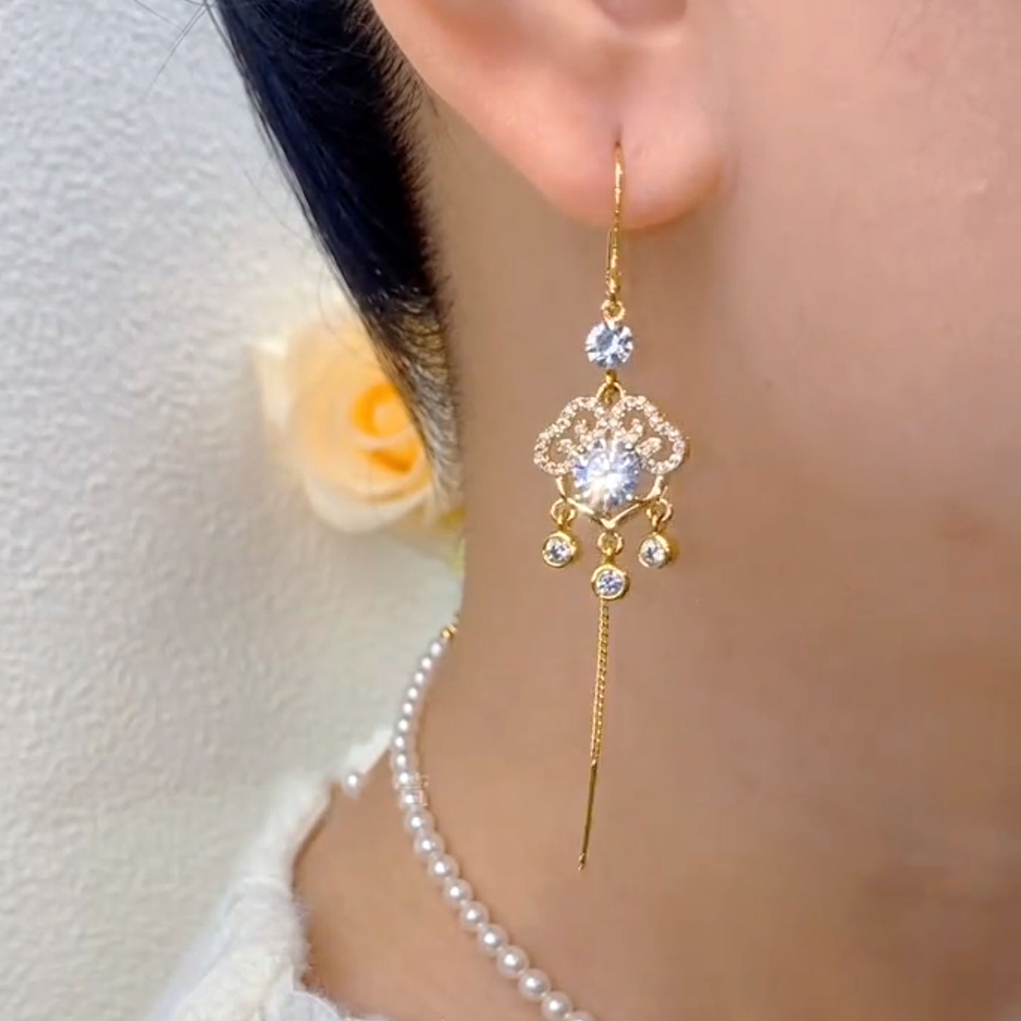 2025微镶祥云平安锁长款流苏耳线