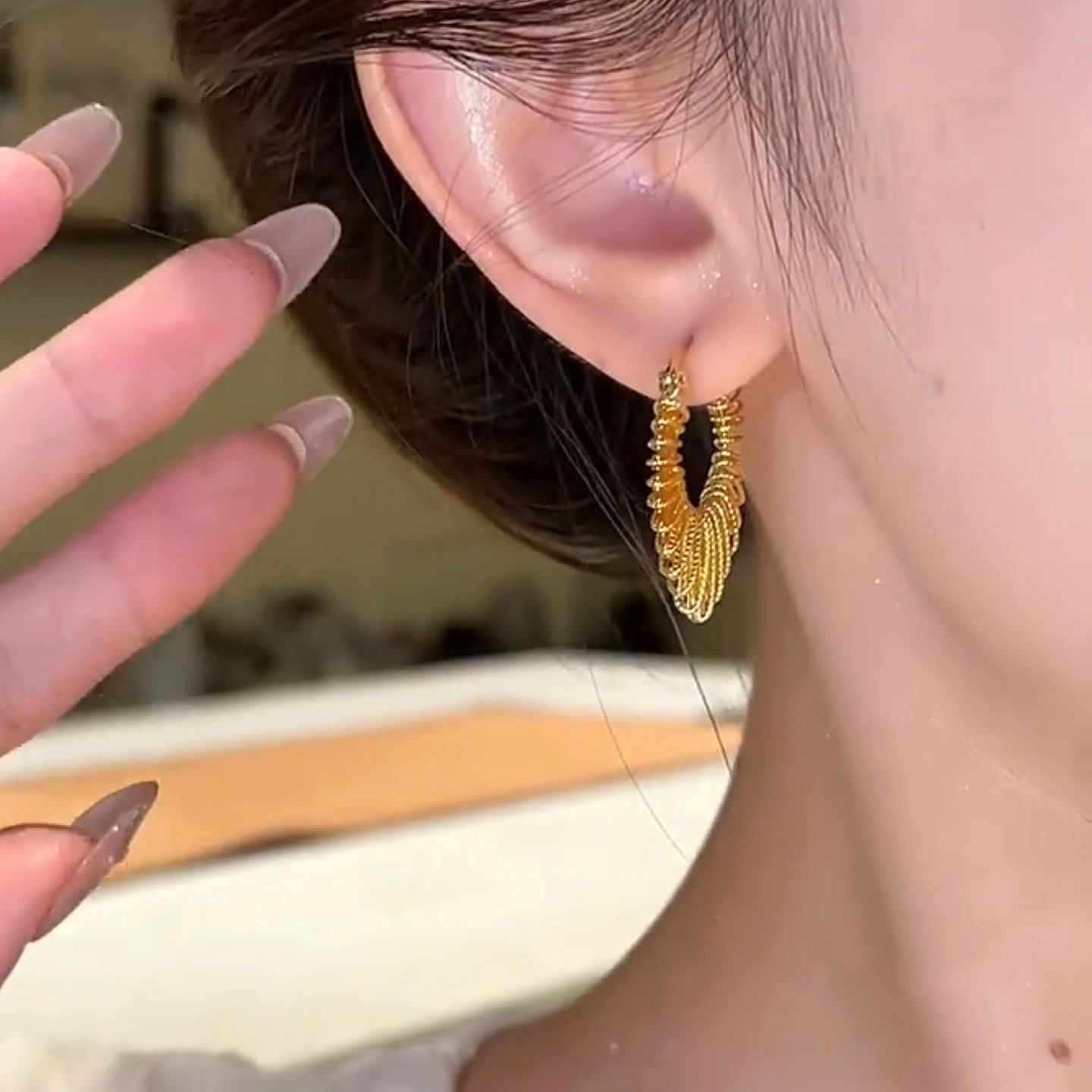 2025年新款金色夸张线条爱心耳扣小众设计感流行耳坠独特设计耳饰,饰品/流行首饰/时尚饰品新,耳环,淘宝优惠券,粉丝福利购,淘宝优惠卷
