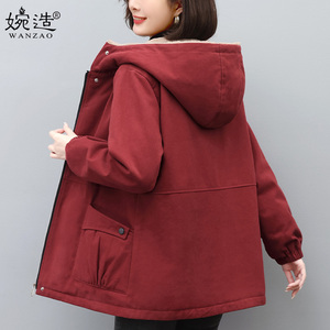 派克服女加绒加厚冬季新款时尚中年妈妈宽松大码连帽保暖棉衣外套