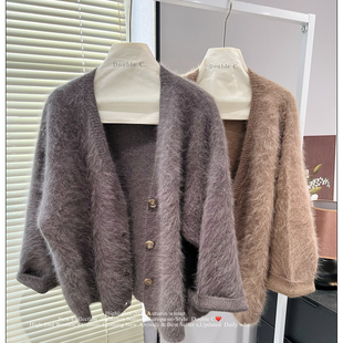 双C2025高端定制女装V领毛绒感鹤绒拉毛开衫柔绒质感显瘦外搭上衣