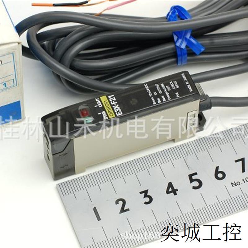 近接スイッチ E3X-F21