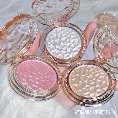 High-gloss powder, glitter, highlighter and contour palette;